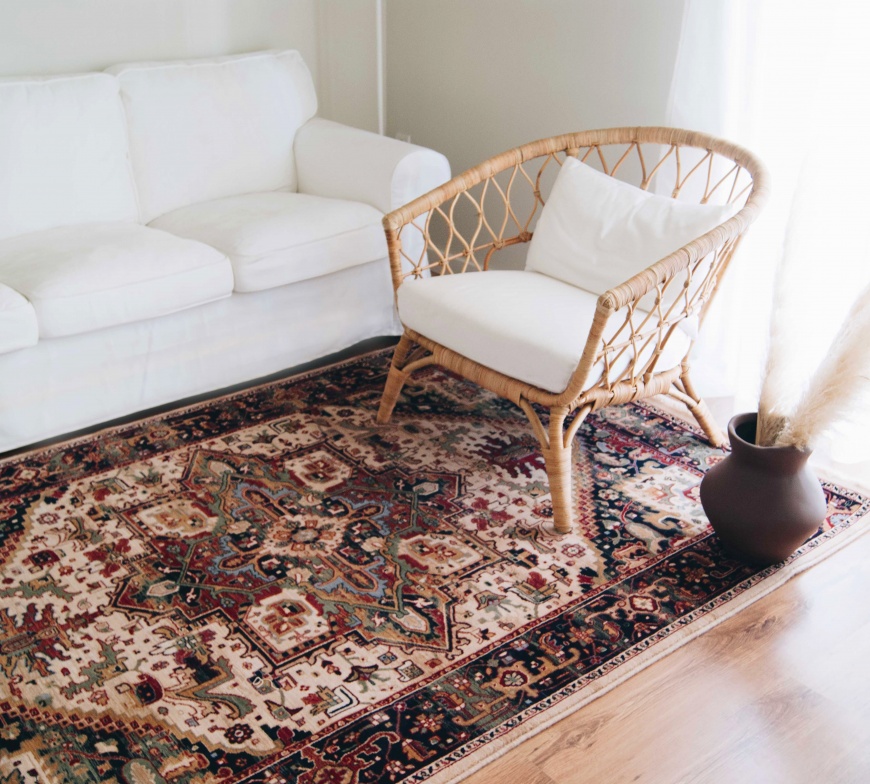 Antique Traditional Cream Wool Rug